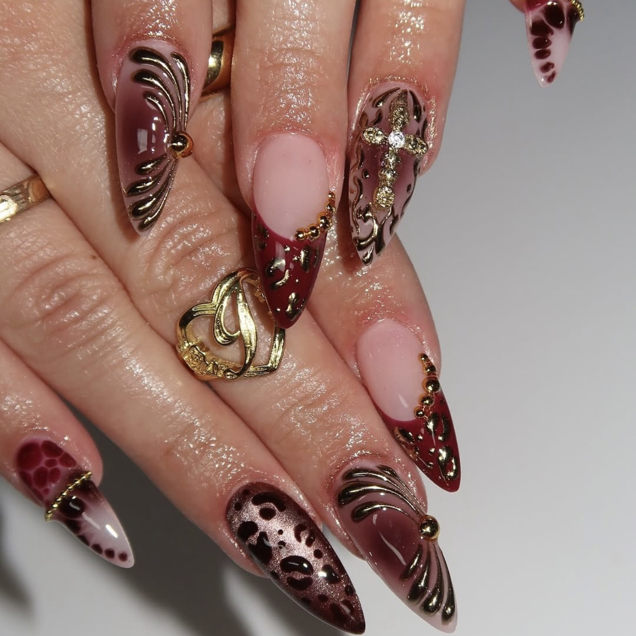 أظافر صناعية متوسطة الحجم للنس - مراجعة Nail Art Press On وسعره