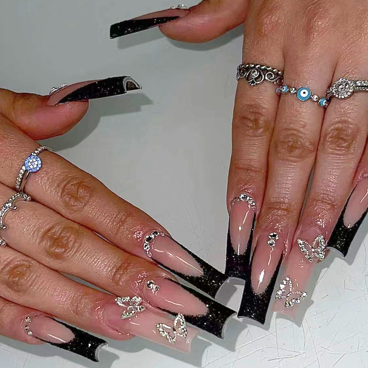 24 قطعة الأظافر الفرنسية السود - مراجعة Nail Art Press On وسعره